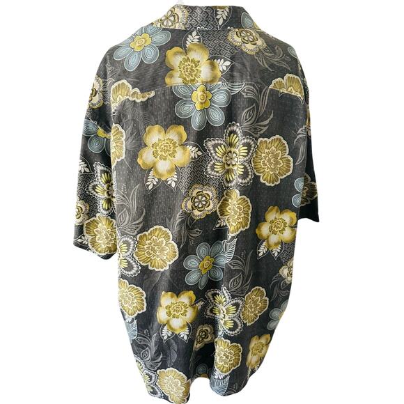 TOMMY BAHAMA Men's Size XXL -
Floral Print 100% Silk Hawaiian
Shirt - Picture 4 of 9
